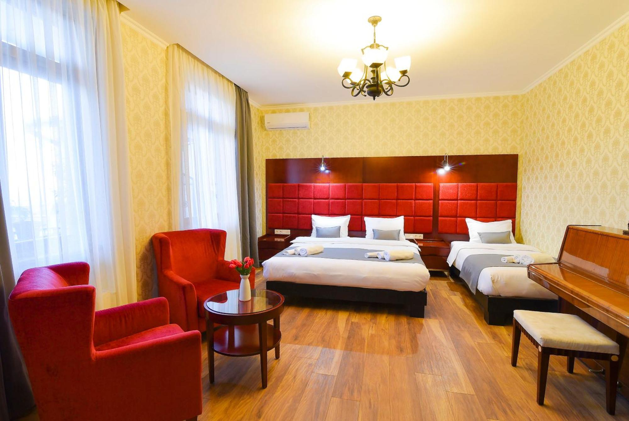 Kraveli Hotel Tbilisi Exteriör bild