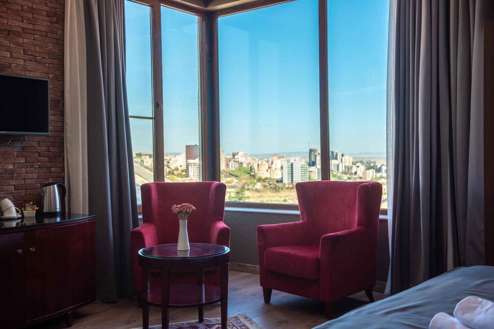 Kraveli Hotel Tbilisi Exteriör bild