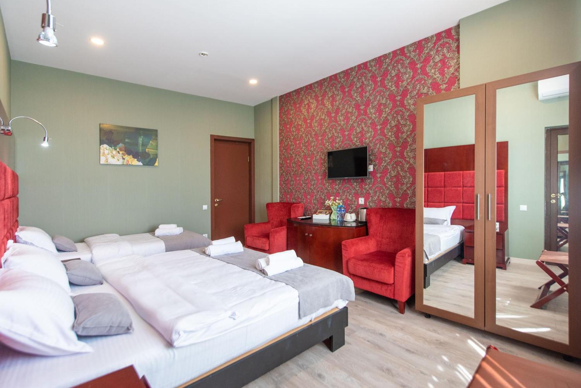 Kraveli Hotel Tbilisi Exteriör bild