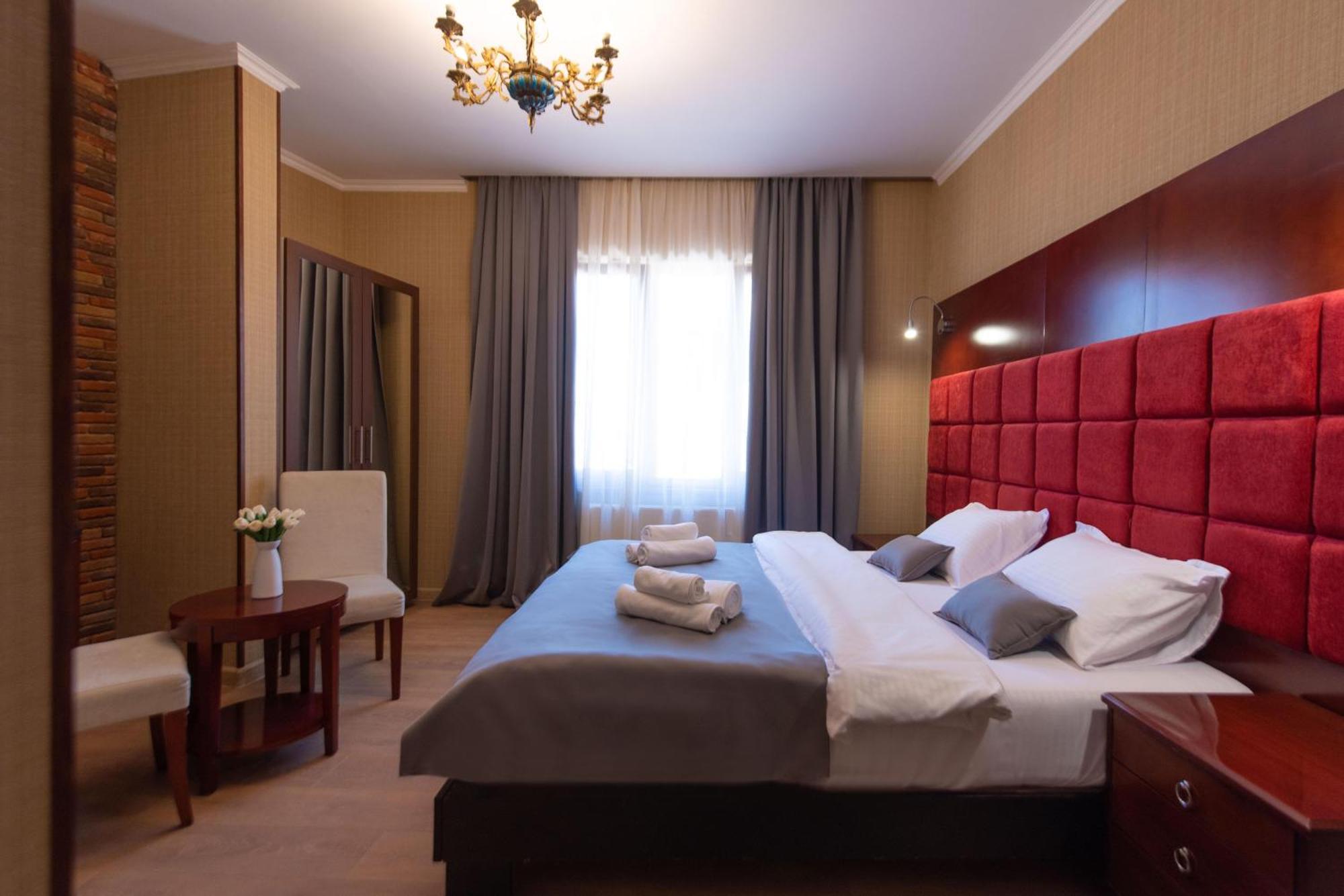 Kraveli Hotel Tbilisi Exteriör bild